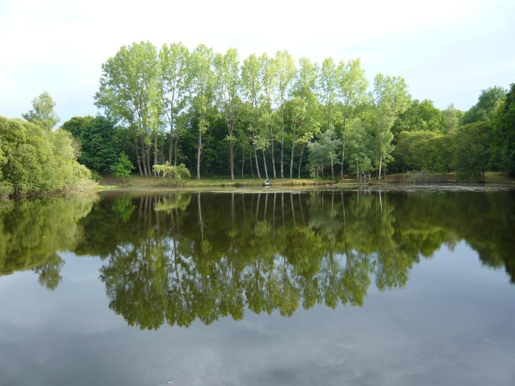 Lakeside Bed And Breakfast Payzac  Extérieur photo